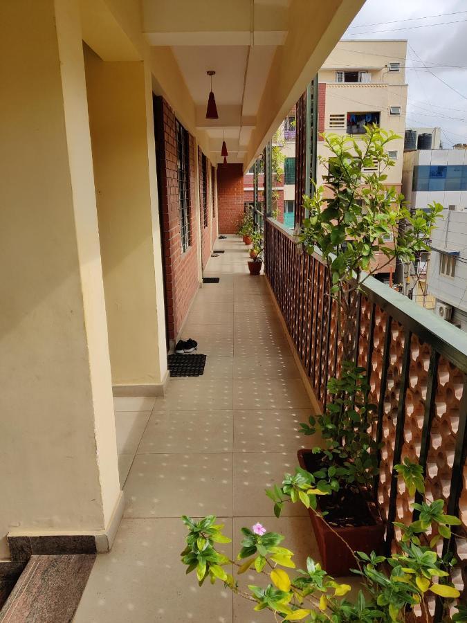 Hotel Fernandes Complex Bangalore Esterno foto